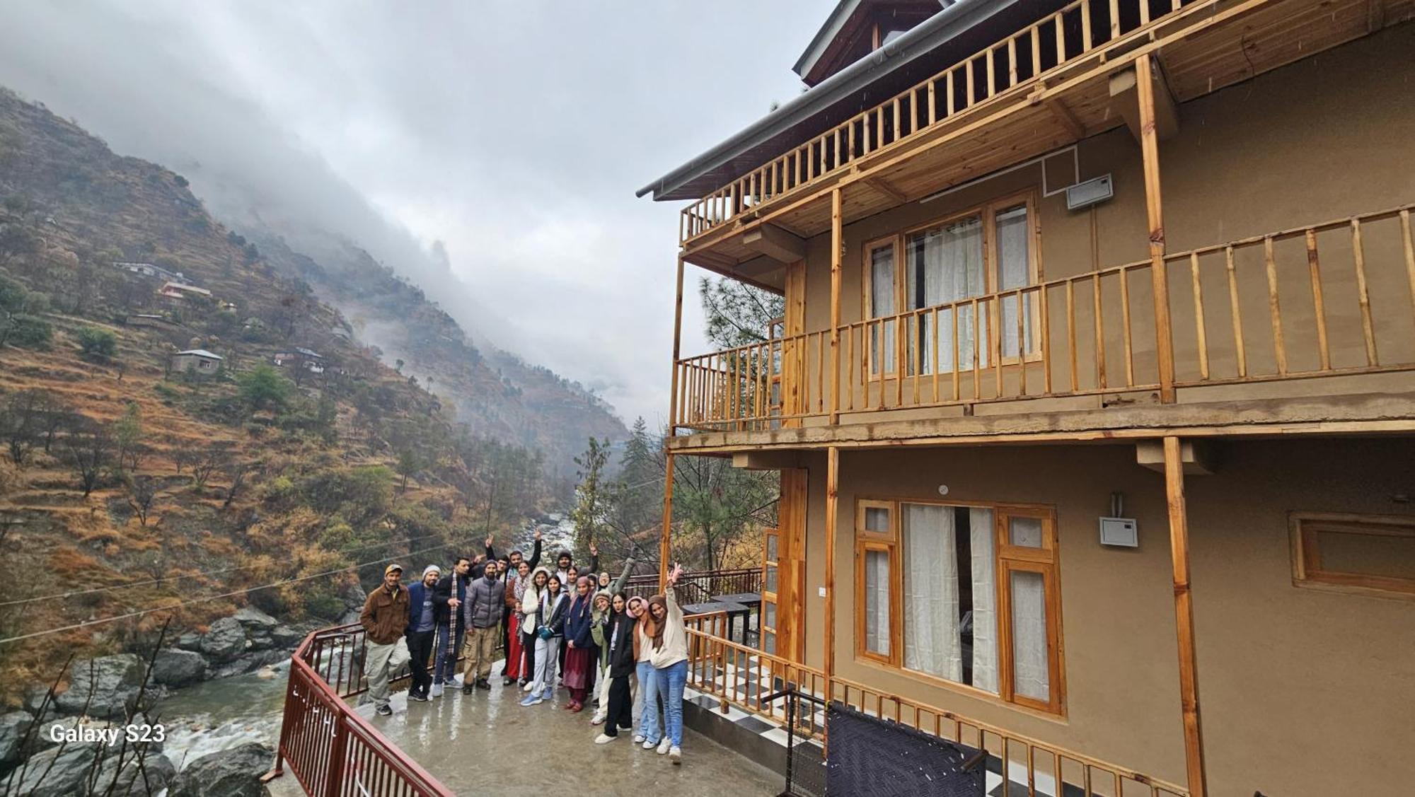 The Fiza Retreat Tirthan Banjar Экстерьер фото